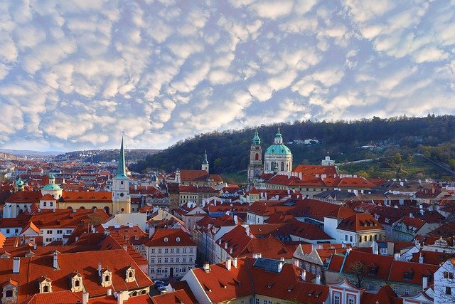 申请布拉格工作签证与永居必读:费用明细与避坑指南