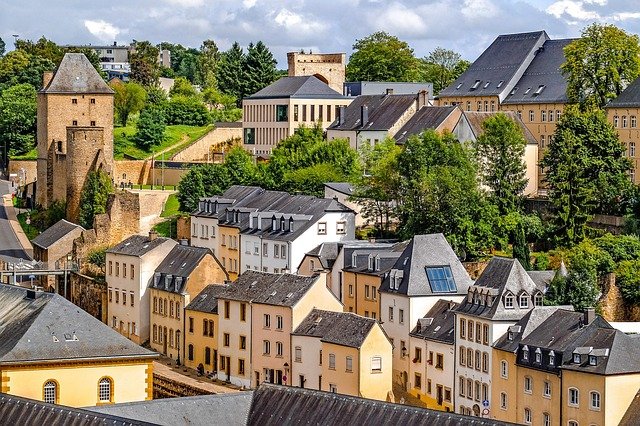 卢森堡留学转工作居留申请:这些材料失误是常见扣分项,补料时机别踩坑