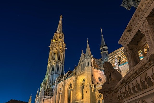 为什么匈牙利留学转工作居留总被补料？关键材料清单与避坑指南