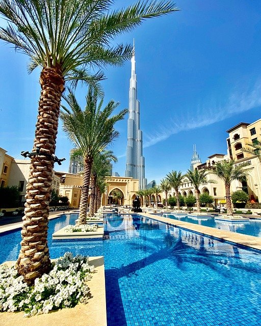 阿联酋留学与工作衔接实操手册:学生签转工签/黄金签材料清单与补料应对流程