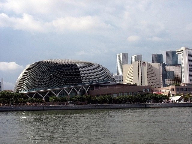 为什么新加坡ONE Pass与Tech.Pass顶尖人才准证材料准备差异这么大?核心清单对比