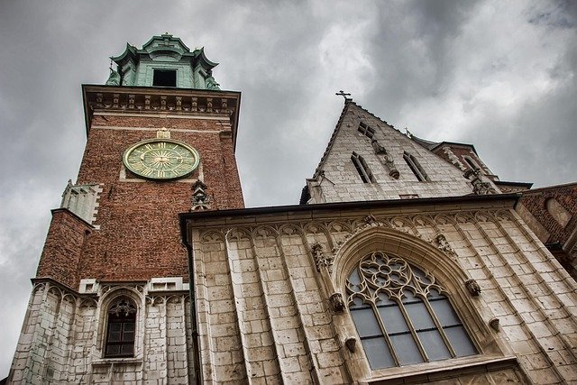 波兰家庭团聚签证适合谁？从申请到获批时间线里的收入住房门槛拆解