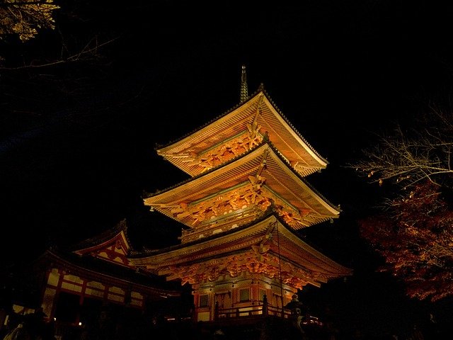 想办日本经营管理签证?申请与续签的加分策略问答