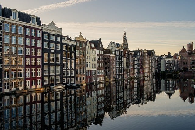 你适合申请荷兰家庭团聚签证吗?学签工签党必看的收入住房条件自查
