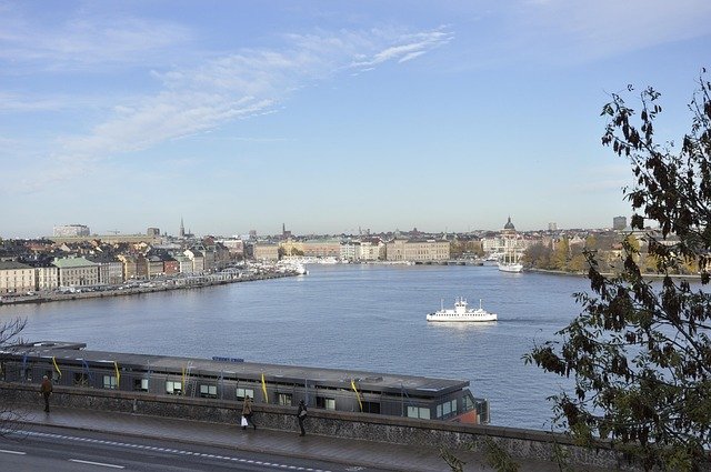 瑞典留学与工作居留加分策略费用明细:技术人士从学签到永居的每笔投入价值拆解