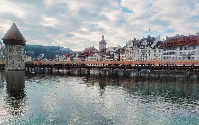 瑞士投资居留与Lump Sum税务：申请全周期7大时间节点问答