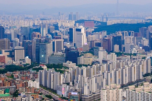 韩国留学与工作签证衔接避坑手册:从D-2到E-7的5个致命雷区与流程急救指南