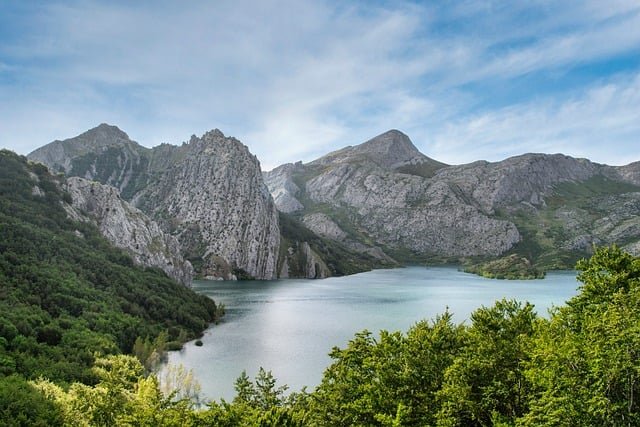 西班牙工作与扎根居留时间线:工作经验如何影响各阶段进度与通过率?