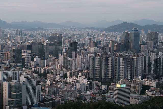韩国投资移民F2居留转永居vs入籍：路径成本拆解与家庭教育适配分析