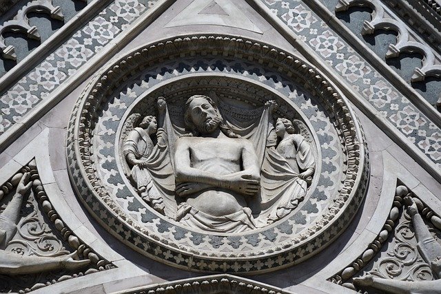 意大利选择性居留与托斯卡纳投资移民的税务考量：申请与维持阶段的成本拆解