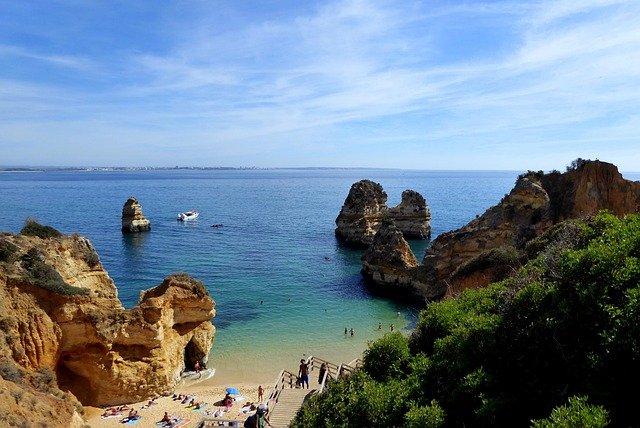 Portugal Golden Visa vs D7 Passive Income: How to Choose to Boost Approval Rate & Avoid Pitfalls