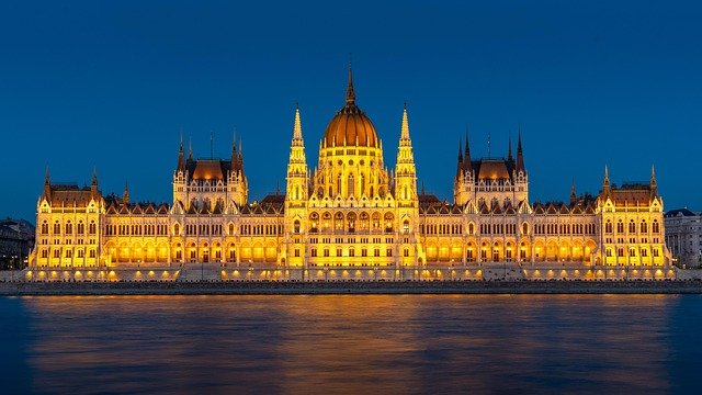 匈牙利留学转工作居留：区域与项目选择必看的3个成本决策要点