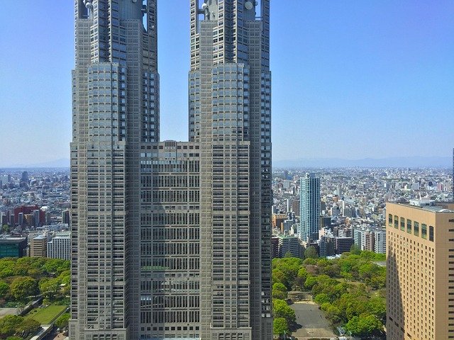 日本就职签证与雇主担保材料清单的真相：必备文件、时效陷阱与审批节奏