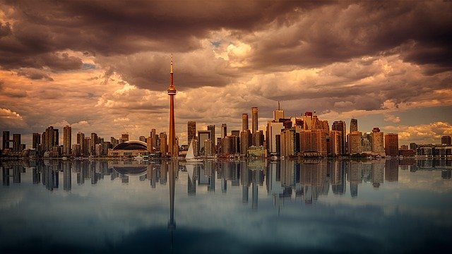 加拿大留学移民三阶段费用周期详解：从学签到省提名的每笔支出时间点与成本把控