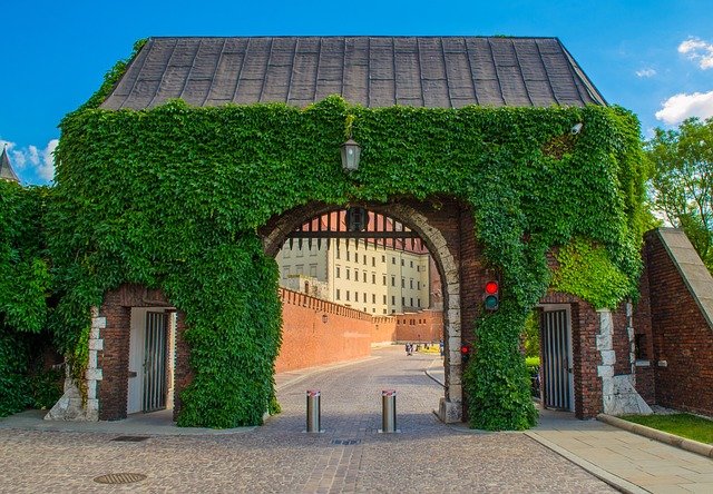 华沙工作签证转永居常见问题：费用拆解、误区避坑与省钱指南