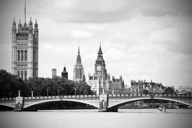 英国配偶与家庭类签证审批全流程：各节点注意事项与时间规划指南